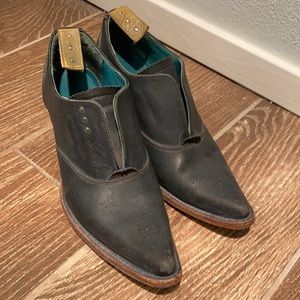 Pskaufman pointed toe bootie